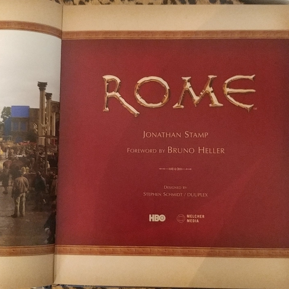 Coffee table Book - Picture 4 of 11